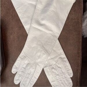1950sLord and Taylor pristine white opera LENGTH vintage leather gloves size6.5